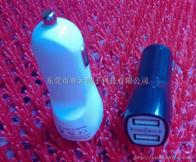 5V3.1A质量保证 双USB车载充电器 车载车充